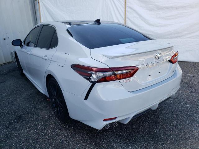 4T1K61AKXNU023388 - 2022 TOYOTA CAMRY XSE WHITE photo 3