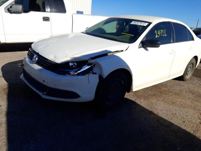 3VW1K7AJ3DM285307 - 2013 VOLKSWAGEN JETTA BASE Սպիտակ լուսանկար 2