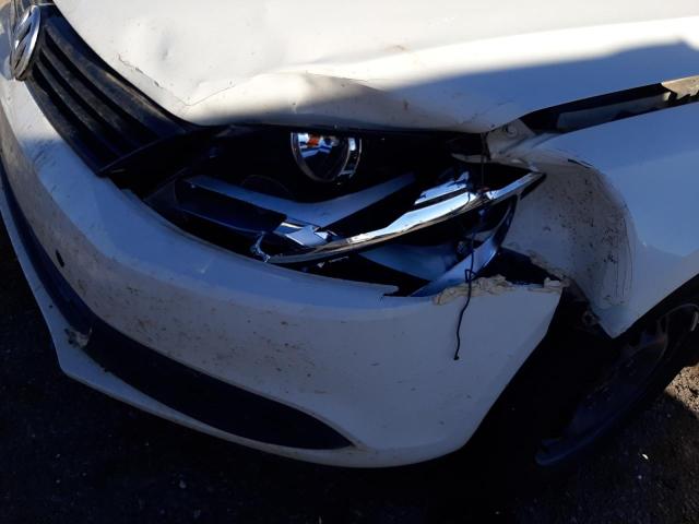 3VW1K7AJ3DM285307 - 2013 VOLKSWAGEN JETTA BASE Սպիտակ լուսանկար 9