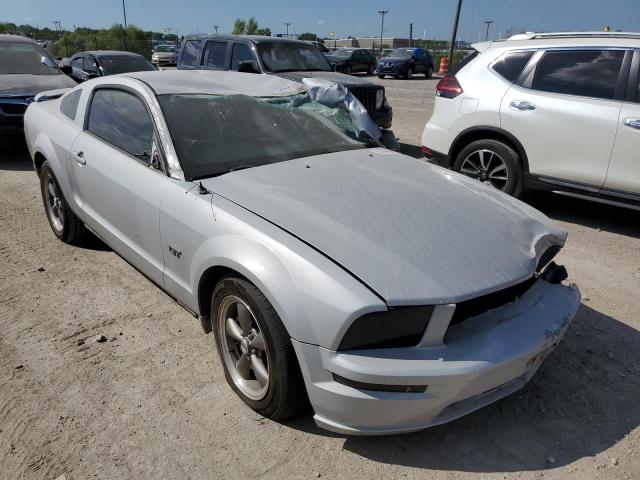 1ZVFT82H055169638 - 2005 FORD MUSTANG GT SILVER photo 1