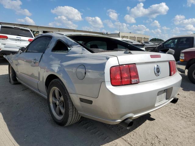 1ZVFT82H055169638 - 2005 FORD MUSTANG GT SILVER photo 3