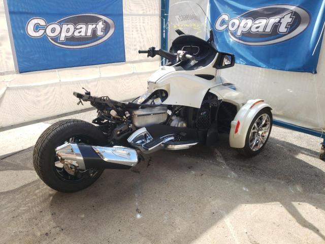 2BXNBDD24KV003292 - 2019 CAN-AM SPYDER ROA WHITE photo 4