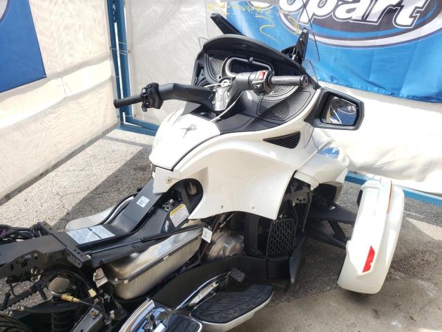 2BXNBDD24KV003292 - 2019 CAN-AM SPYDER ROA WHITE photo 5