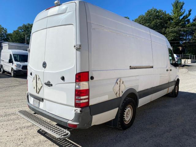 WD3PE8CB1B5575168 - 2011 MERCEDES-BENZ SPRINTER 2 WHITE photo 6