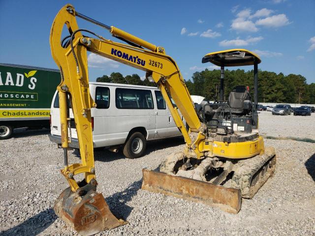 KMTPC263AME032673 - 2022 KOMATSU PC35MR-5 YELLOW photo 2