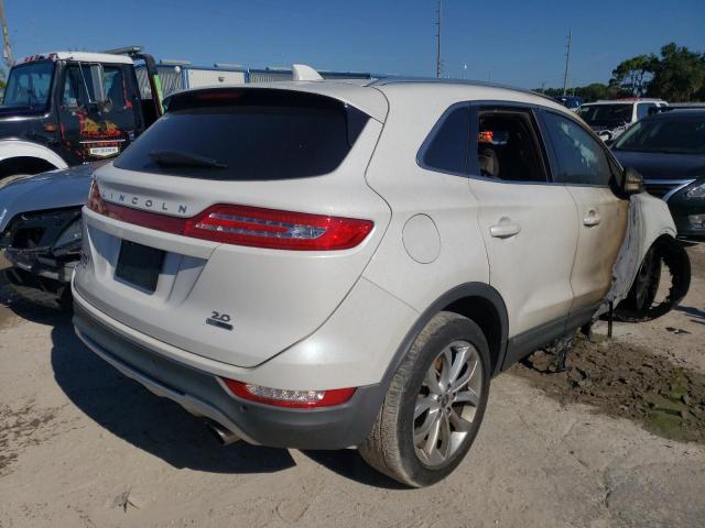 5LMCJ2C94GUJ21268 - 2016 LINCOLN MKC SELECT თეთრი ფოტო 4