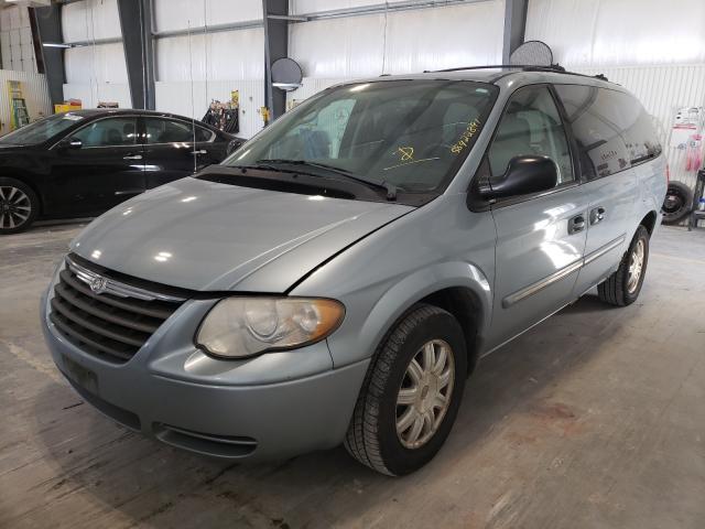 2C4GP54L75R293145 - 2005 CHRYSLER TOWN & COU GRAY photo 2