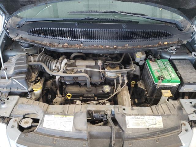 2C4GP54L75R293145 - 2005 CHRYSLER TOWN & COU GRAY photo 7