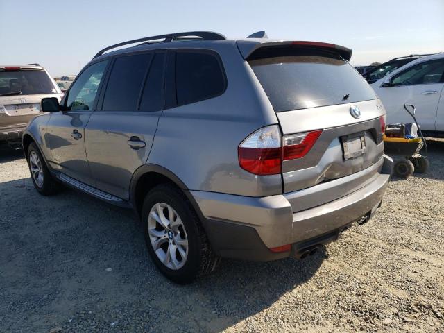 WBXPC93419WJ28060 - 2009 BMW X3 XDRIVE3 GRAY photo 3