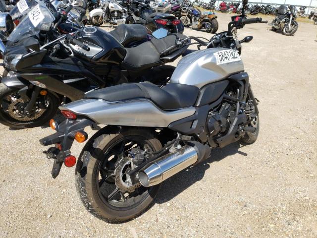 JH2RC6801GK200011 - 2016 HONDA CTX700 N SILVER photo 4