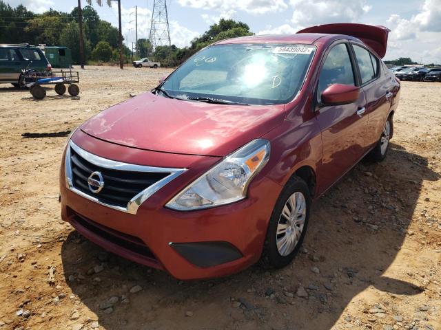 3N1CN7AP7HK427640 - 2017 NISSAN VERSA S RED photo 2