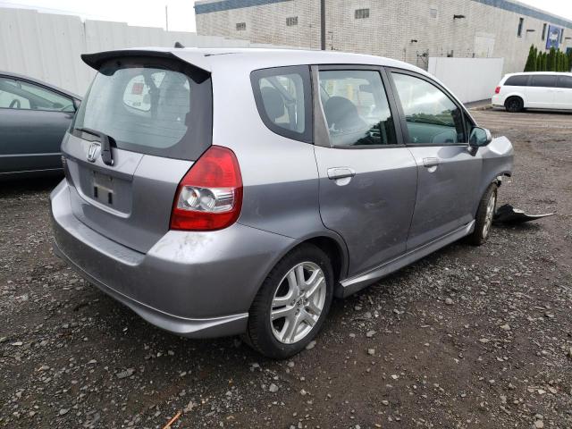 JHMGD38637S055018 - 2007 HONDA FIT S SILVER photo 4