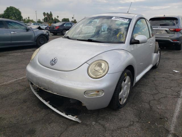 3VWCS21C11M408918 - 2001 VOLKSWAGEN NEW BEETLE 银色 照片 2
