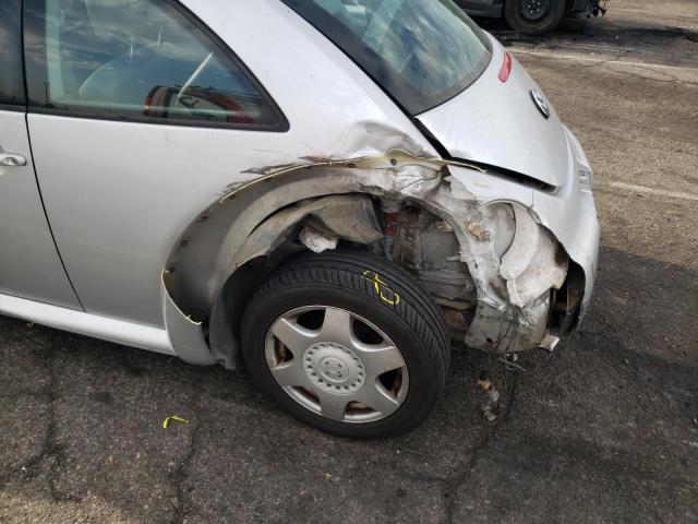 3VWCS21C11M408918 - 2001 VOLKSWAGEN NEW BEETLE 银色 照片 9