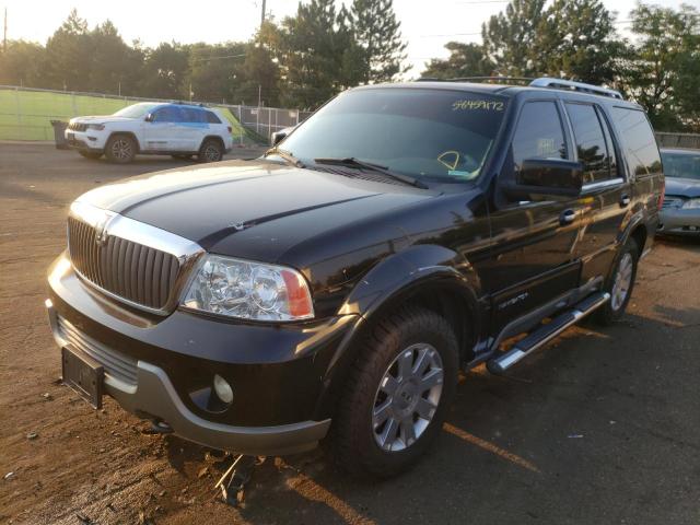 5LMFU28R54LJ01092 - 2004 LINCOLN NAVIGATOR შავი ფოტო 2