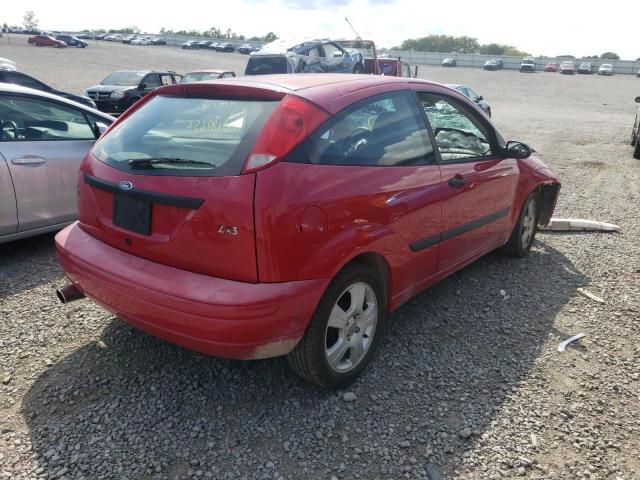 3FAFP31Z84R101156 - 2004 FORD FOCUS ZX3 RED photo 4