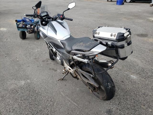 JH2RC6353CK000325 - 2012 HONDA NC700X SILVER photo 3