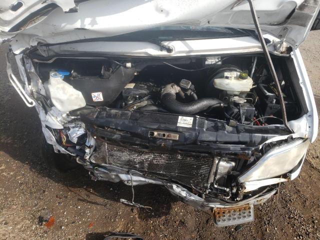 WD2PD744455752981 - 2005 DODGE SPRINT2500 WHITE photo 7