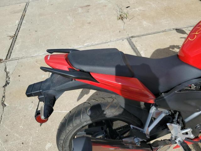 MLHNC5105F5102962 - 2015 HONDA CBR300 R RED photo 6