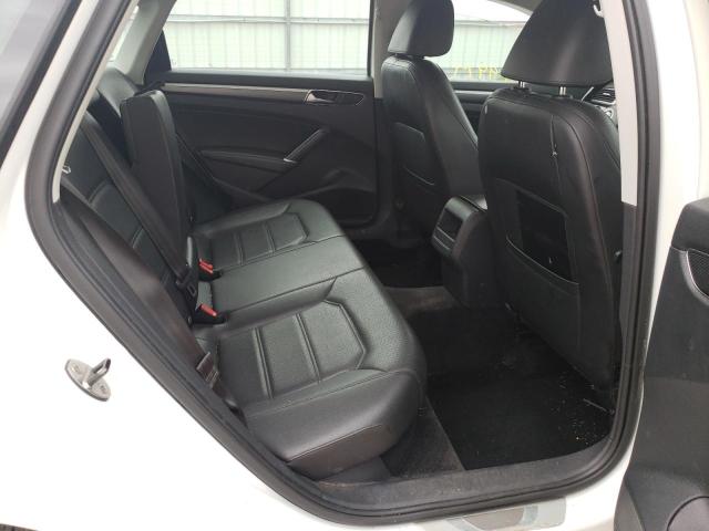 1VWDT7A34HC085894 - 2017 VOLKSWAGEN PASSAT R-L WHITE photo 6