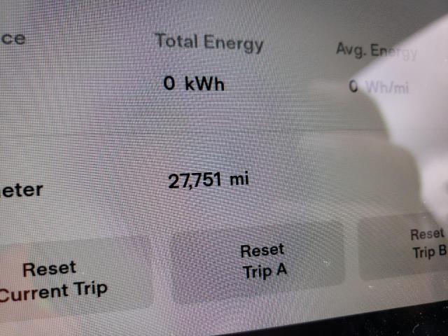 5YJYGAEEXMF223193 - 2021 TESLA MODEL Y Rouge photo 8