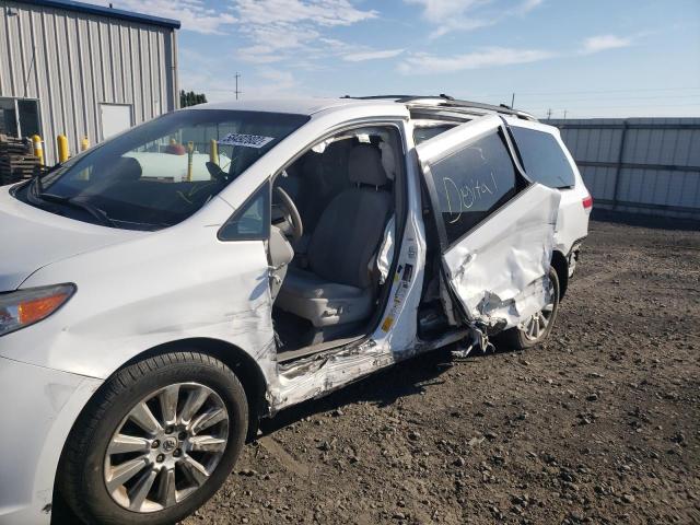 5TDJK3DC9CS038588 - 2012 TOYOTA SIENNA LE WHITE photo 9