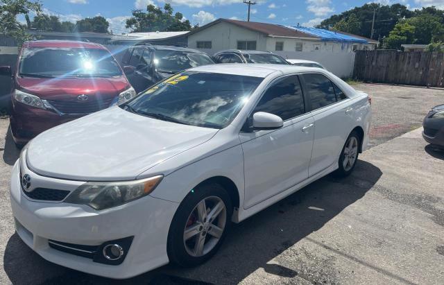 4T1BF1FK1CU595326 - 2012 TOYOTA CAMRY BASE WHITE photo 2