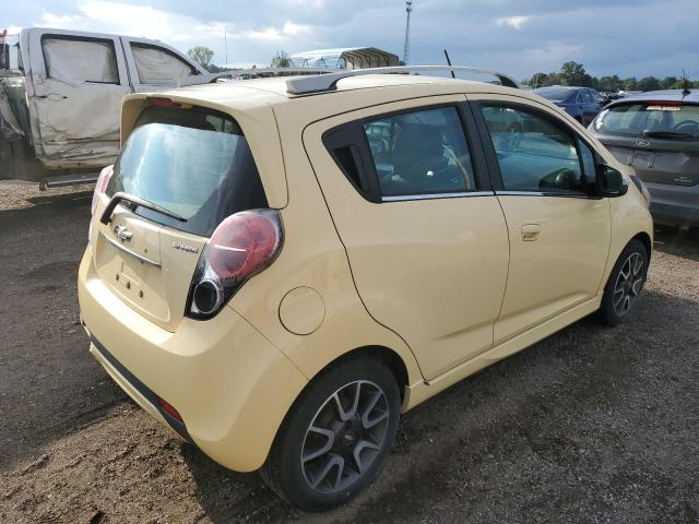 KL8CF6S98EC413907 - 2014 CHEVROLET SPARK 2LT YELLOW photo 4