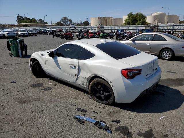 JF1ZNAA10H8704837 - 2017 TOYOTA 86 BASE WHITE photo 3