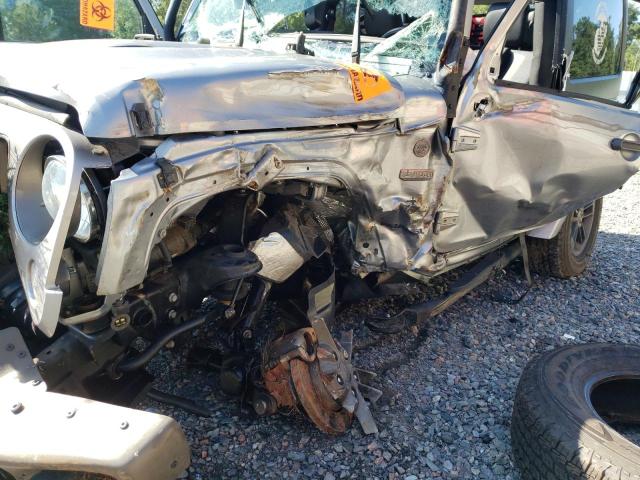 1C4AJWBG0GL322287 - 2016 JEEP WRANGLER S SILVER photo 9