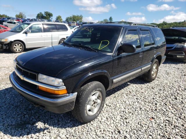 1GNDT13WX12202811 - 2001 CHEVROLET BLAZER BLACK photo 2