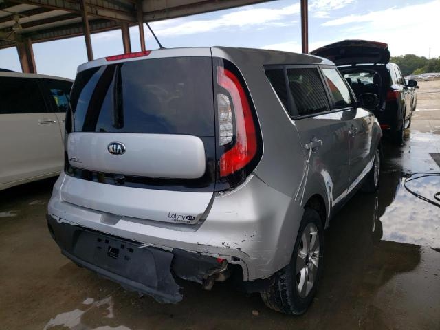 KNDJN2A22K7699384 - 2019 KIA SOUL SILVER photo 4