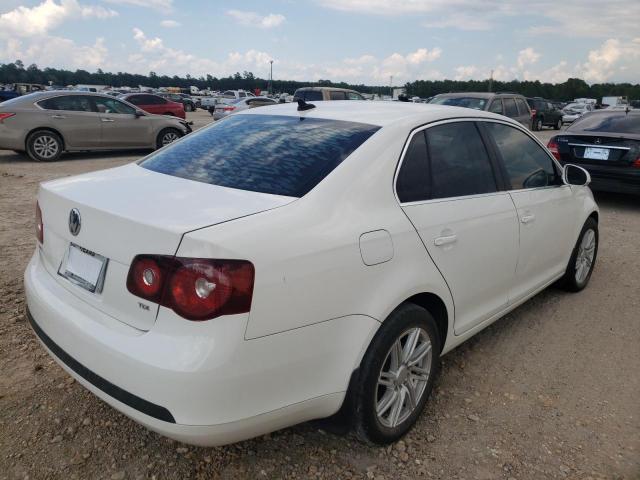 3VWRL7AJ6AM181356 - 2010 VOLKSWAGEN JETTA TDI WHITE photo 4