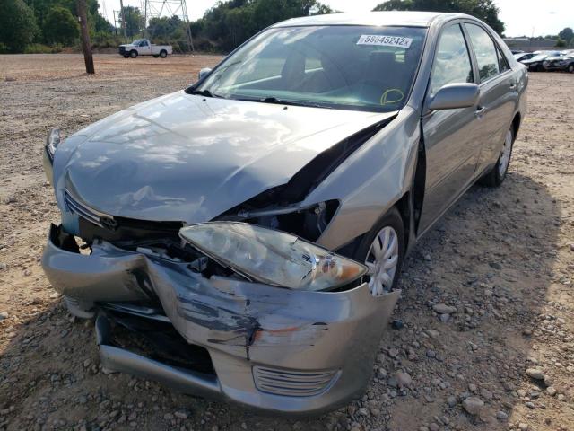 4T1BE32K05U533018 - 2005 TOYOTA CAMRY LE SILVER photo 2