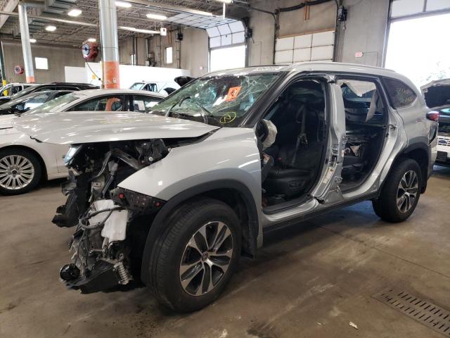 5TDGZRBH7NS162188 - 2022 TOYOTA HIGHLANDER SILVER photo 2