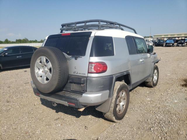 JTEZU11F58K003539 - 2008 TOYOTA FJ CRUISER SILVER photo 4