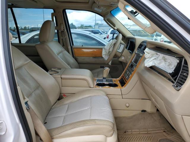 5LMJJ2J5XAEJ00806 - 2010 LINCOLN NAVIGATOR 白色 照片 5
