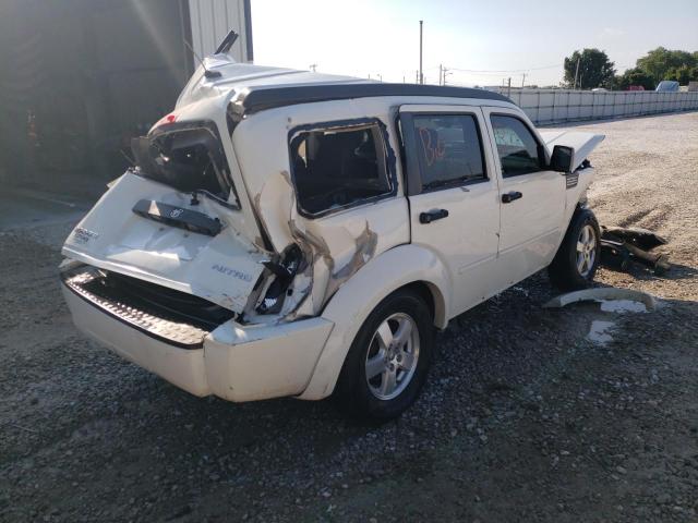 1D8GT28K49W513416 - 2009 DODGE NITRO SE WHITE photo 4