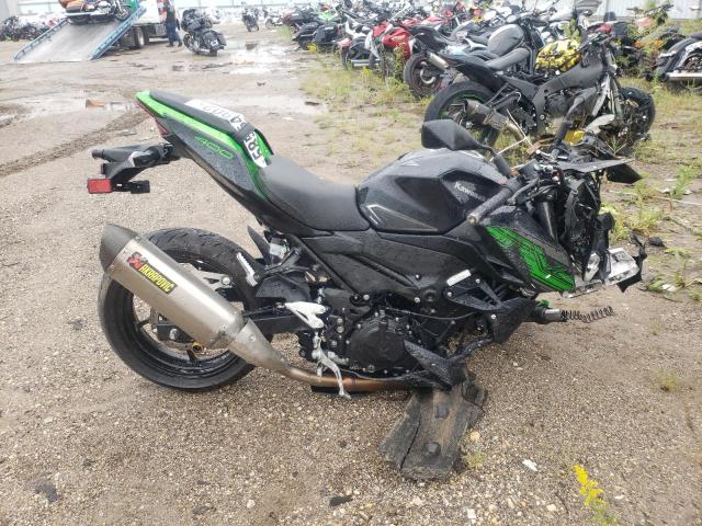 JKAERKD17KDA51126 - 2019 KAWASAKI ER400 D GREEN photo 9