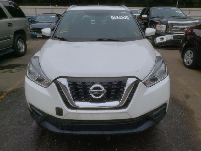 3N1CP5CU7KL471415 - 2019 NISSAN KICKS S WHITE photo 9