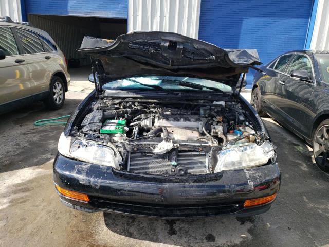 19UYA125XVL012503 - 1997 ACURA 2.2CL BLACK photo 9