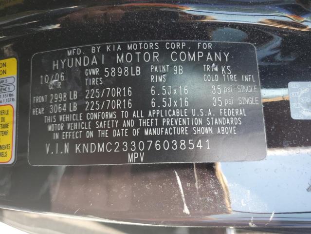 KNDMC233076038541 - 2007 HYUNDAI ENTOURAGE BLACK photo 10