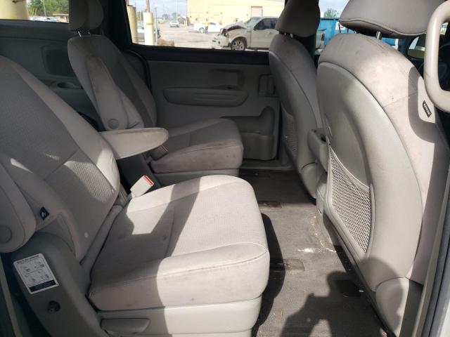 KNDMA5C17G6172243 - 2016 KIA SEDONA L SILVER photo 6