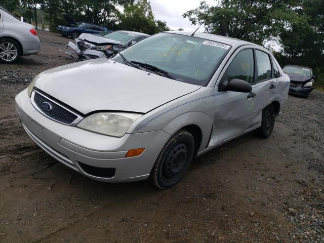 1FAHP34N27W256465 - 2007 FORD FOCUS ZX4 SILVER photo 2