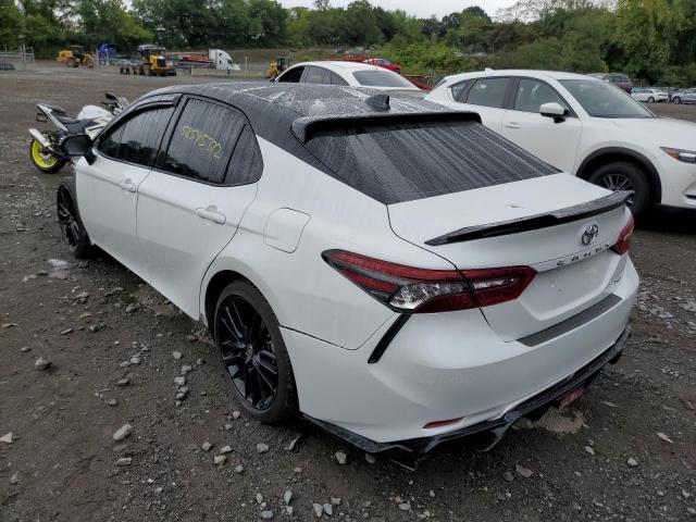 4T1K61AK2MU490044 - 2021 TOYOTA CAMRY XSE WHITE photo 3