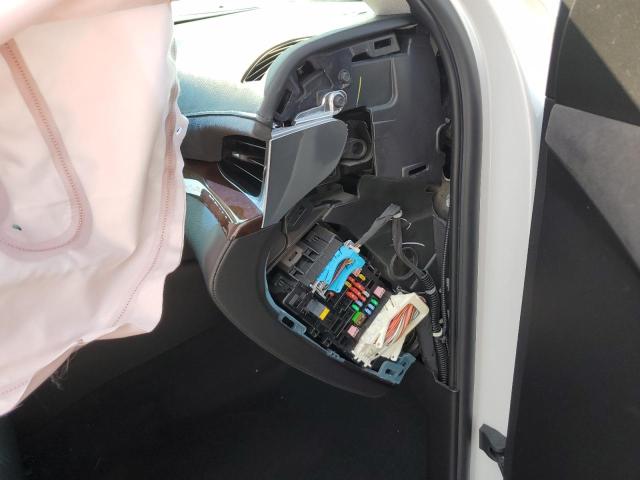 1GYS3HKJ2JR307181 - 2018 CADILLAC ESCALADE E WHITE photo 9