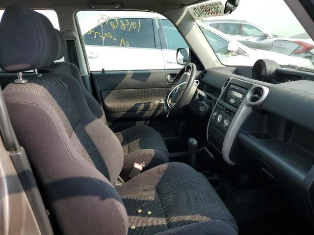 JTLKT324754007047 - 2005 TOYOTA SCION XB 灰色 照片 5