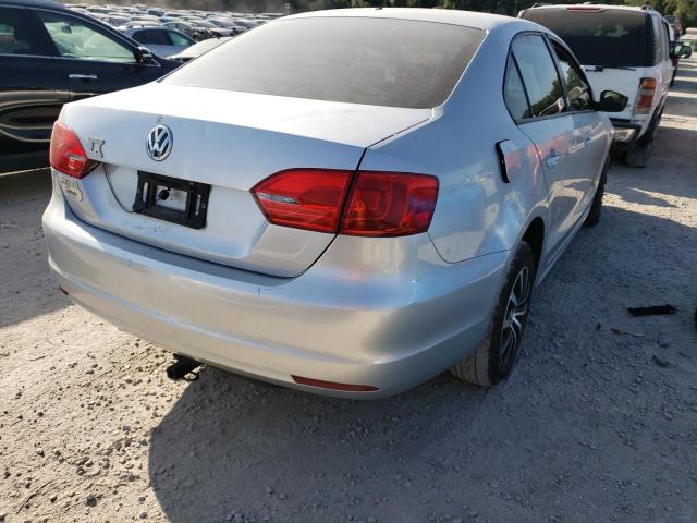 3VW1K7AJ2EM428524 - 2014 VOLKSWAGEN JETTA BASE 银色 照片 4