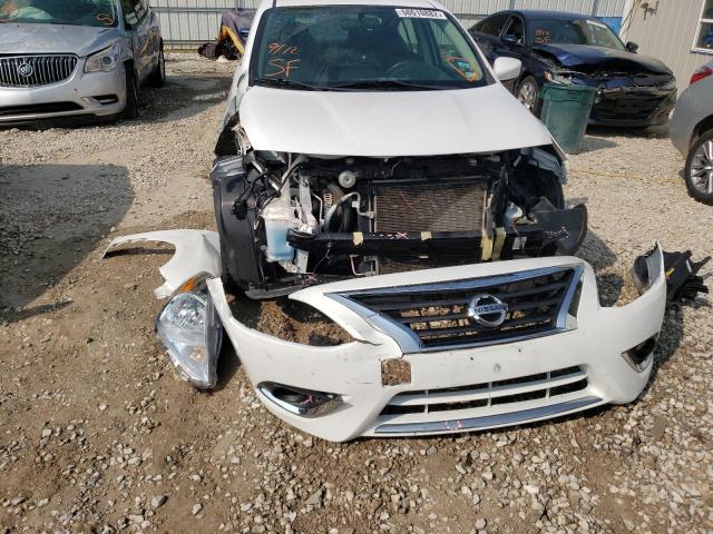 3N1CN7AP9JL860358 - 2018 NISSAN VERSA S WHITE photo 9