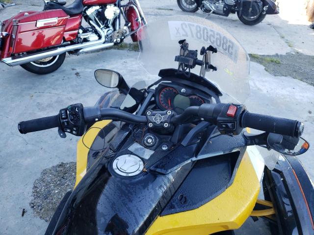 2BXRDDD26JV001019 - 2018 CAN-AM SPYDER ROA YELLOW photo 5